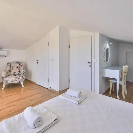 Villa 5 Bedroom With Seaviews *