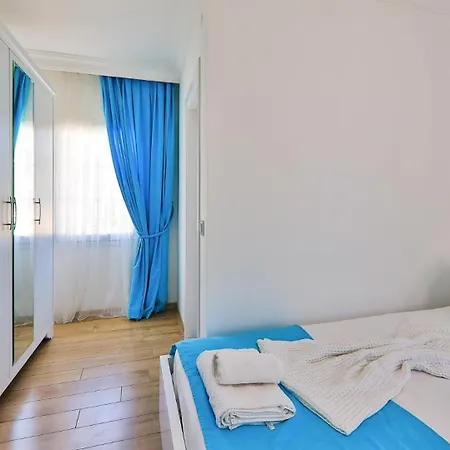 5 Bedroom With Seaviews Villa *
