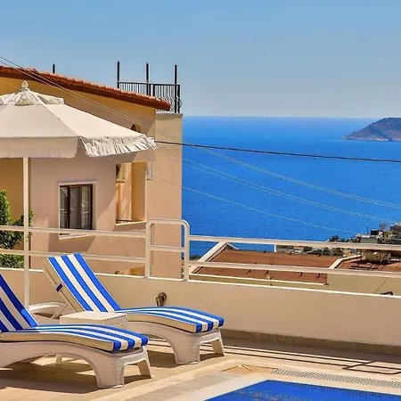 5 Bedroom With Seaviews Villa *