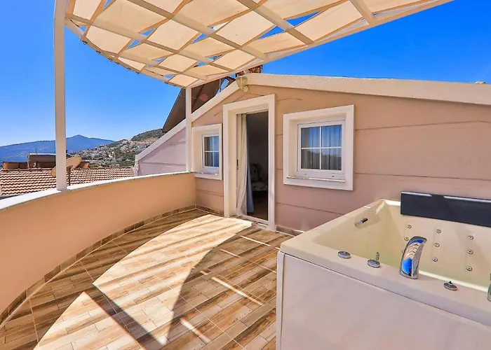 5 Bedroom With Seaviews Вилла *