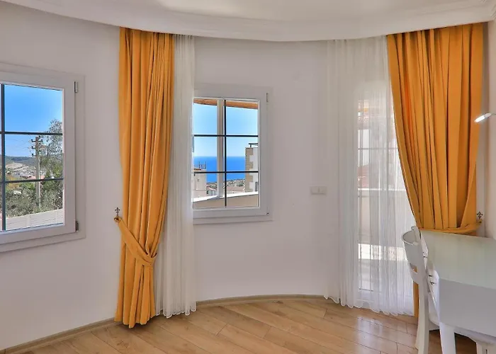 5 Bedroom With Seaviews Вилла *