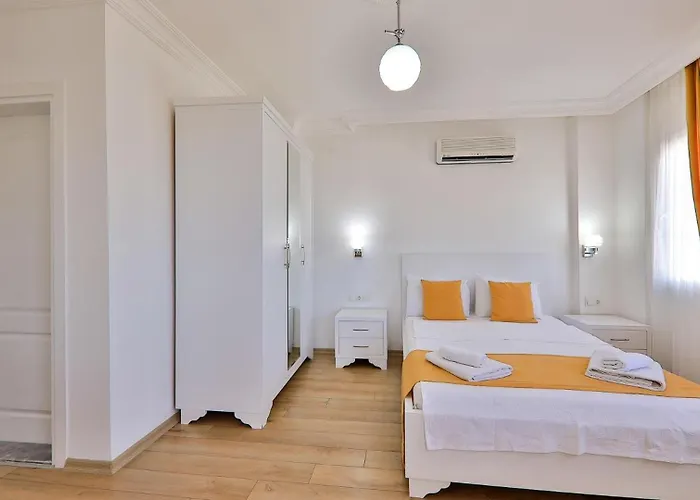 5 Bedroom With Seaviews Калкан