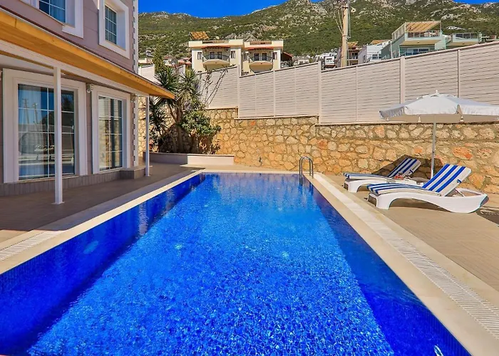 5 Bedroom With Seaviews Вилла