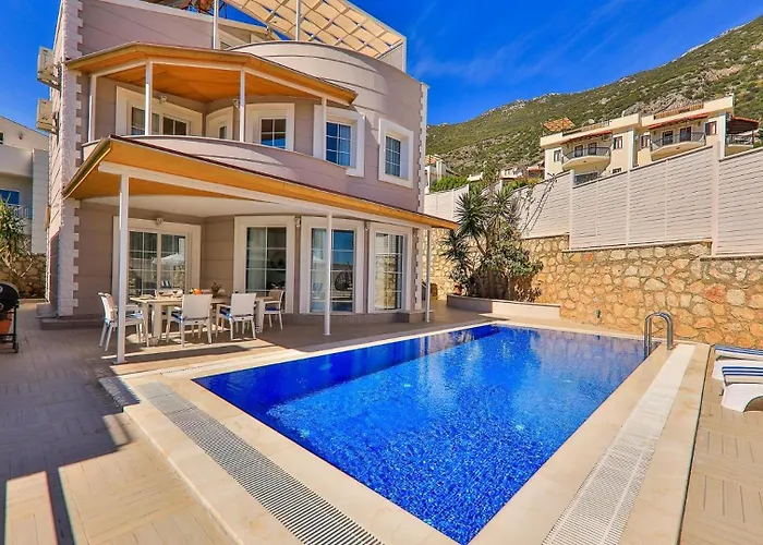 5 Bedroom With Seaviews Вилла *