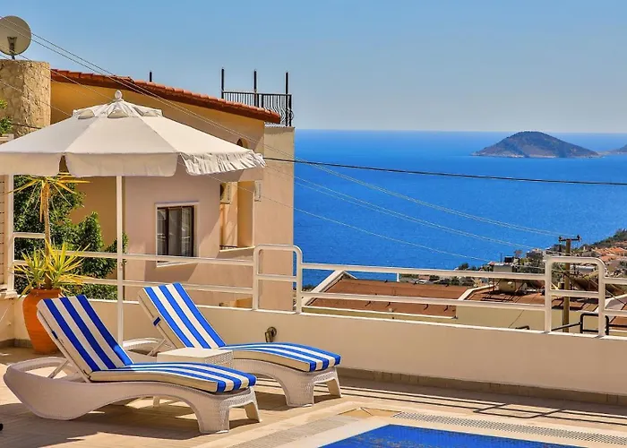 5 Bedroom With Seaviews Вилла *