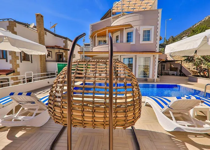 5 Bedroom With Seaviews