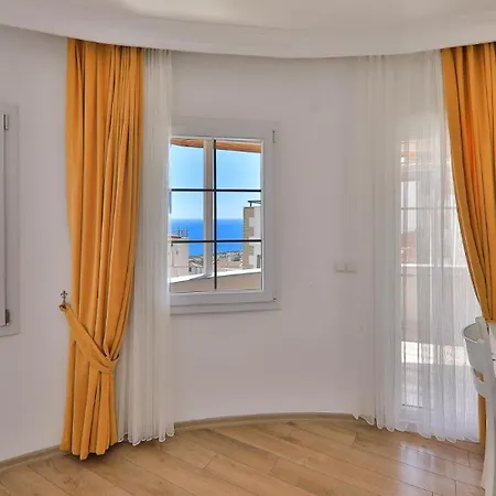 5 Bedroom With Seaviews Villa *